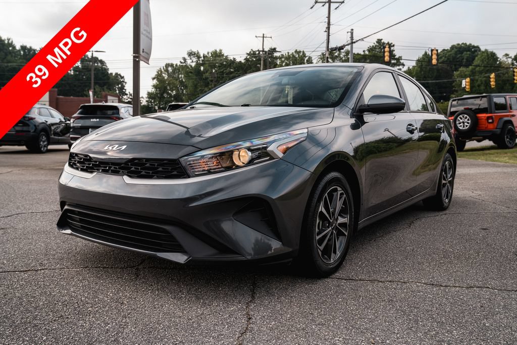 Used 2024 Kia Forte LXS FWD image 3