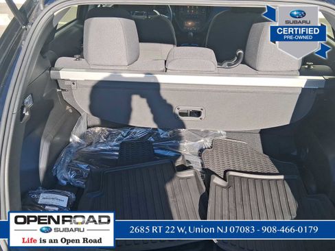 Certified 2025 Subaru Impreza 2.0i image 9