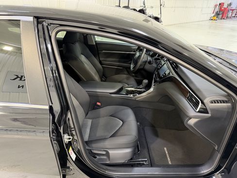 Used 2018 Toyota Camry LE w/ Convenience Package image 13