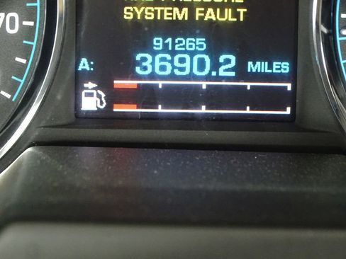 Used 2013 Jaguar XF image 32