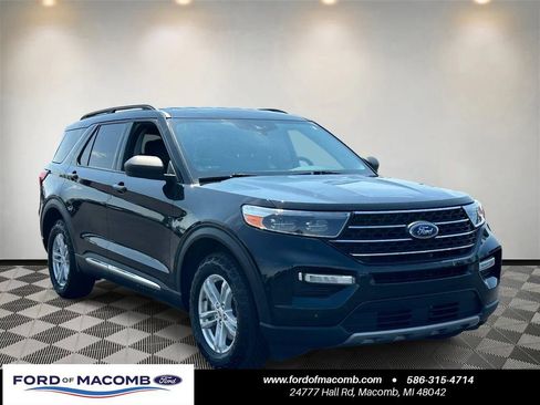 Certified 2022 Ford Explorer XLT w/ Equipment Group 202A AWD/4WD image 1