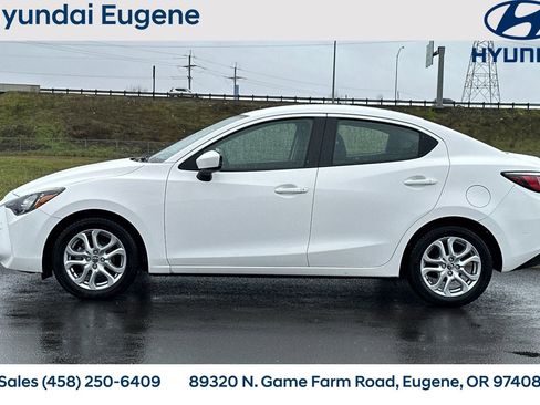 Used 2017 Toyota Yaris iA image 7