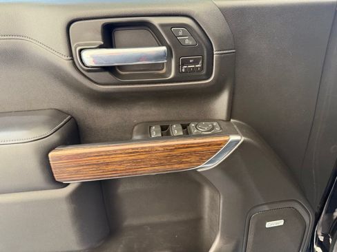 Used 2020 Chevrolet Silverado 1500 High Country RWD image 12