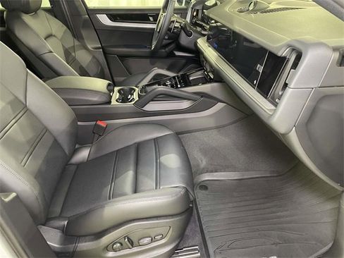 New 2026 Porsche Cayenne Coupe image 23