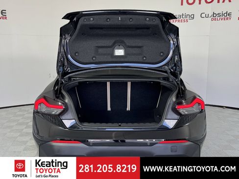 Used 2024 BMW 230i Coupe w/ Convenience Package RWD image 16
