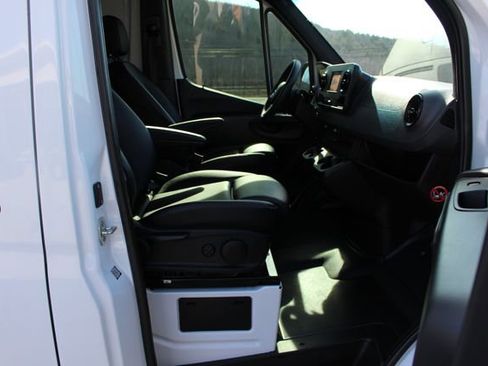 Used 2023 Mercedes-Benz Sprinter 2500 image 38