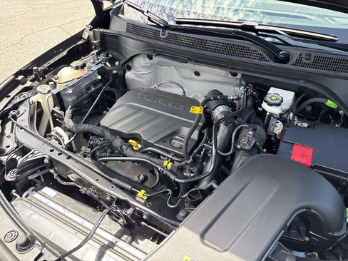 Used 2025 Buick Envista Preferred w/ Convenience I Package FWD image 35