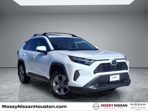 Used 2024 Toyota RAV4 XLE image 1