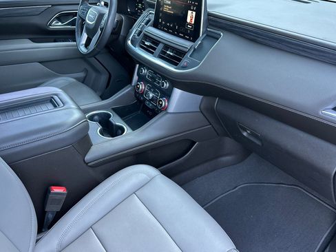 Used 2023 GMC Yukon SLT AWD/4WD image 19