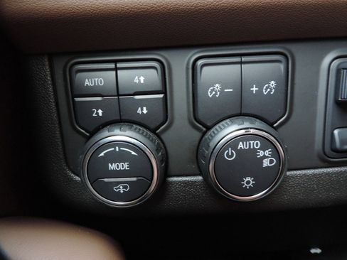 Used 2023 Chevrolet Tahoe High Country image 29