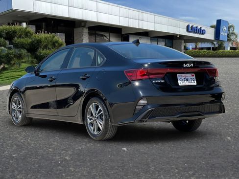 Used 2024 Kia Forte LXS FWD image 7