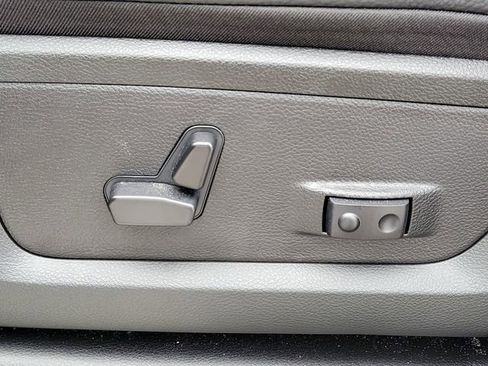 Used 2025 RAM 3500 Limited AWD/4WD image 20