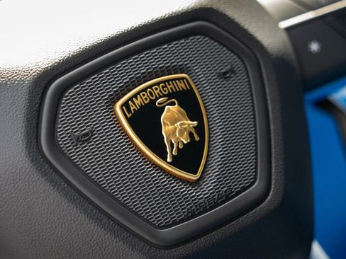 Used 2021 Lamborghini Urus AWD/4WD image 21