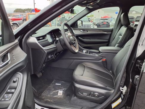 New 2025 Jeep Grand Cherokee L Limited w/ Trailer Tow Package image 7