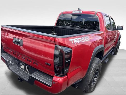 Used 2023 Toyota Tacoma TRD Off-Road w/ Technology Package AWD/4WD image 5