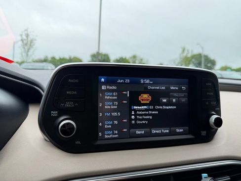 Used 2019 Hyundai Santa Fe SEL FWD image 15