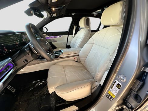 Certified 2023 BMW 760i xDrive image 22