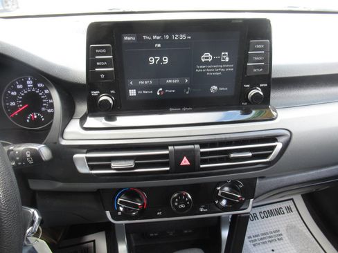 Used 2021 Kia Seltos LX image 20