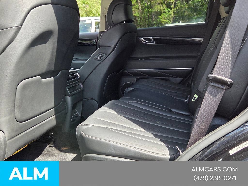 Used 2025 Genesis GV80 2.5T Standard AWD/4WD image 6