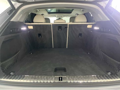 Used 2019 Audi e-tron Prestige image 27