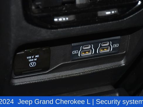 Used 2024 Jeep Grand Cherokee L Limited w/ Luxury Tech Group II image 28