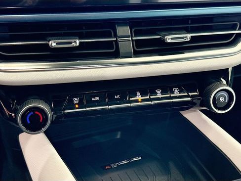 New 2026 Chevrolet Equinox EV LT image 17