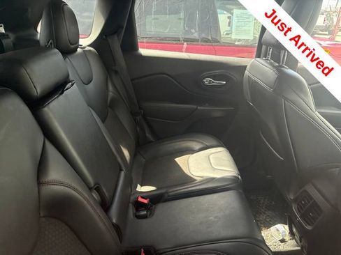 Used 2020 Jeep Cherokee Trailhawk w/ Cold Weather Group AWD/4WD image 12