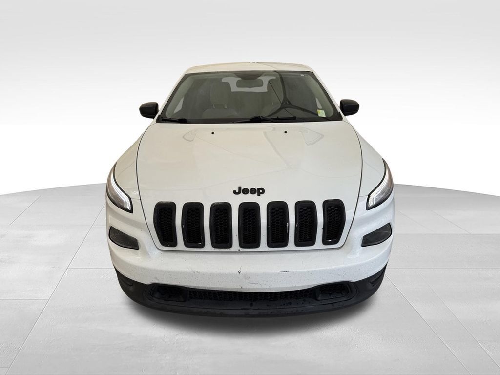 Used 2017 Jeep Cherokee Sport FWD image 5