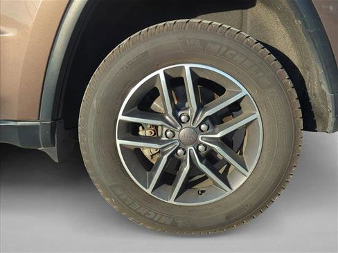 Used 2019 Jeep Grand Cherokee Limited w/ Luxury Group II AWD/4WD image 7