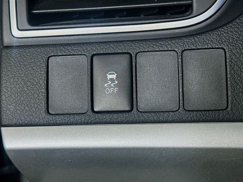 Used 2017 Toyota Camry SE FWD image 16