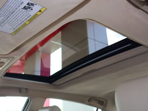 Used 2011 Toyota Avalon Limited FWD image 31