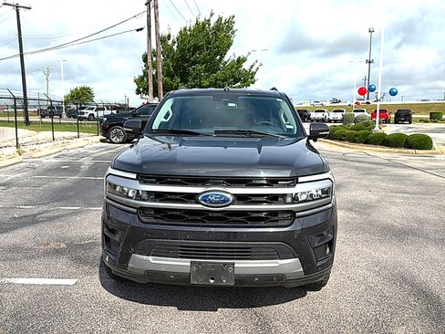 Used 2022 Ford Expedition Max XLT RWD image 3