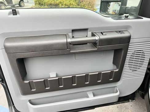 Used 2016 Ford F250 XL w/ Power Equipment Group image 9