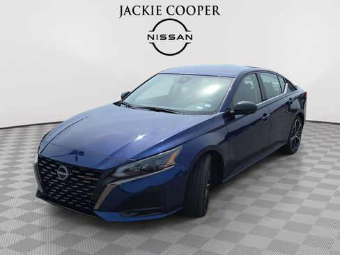 Used 2024 Nissan Altima 2.5 SR FWD image 1