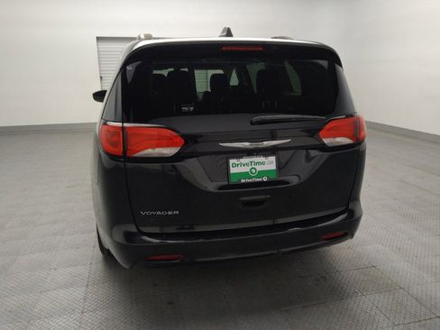 Used 2021 Chrysler Voyager Lxi FWD image 6