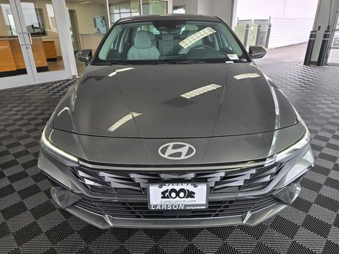 New 2026 Hyundai Elantra Limited FWD image 8