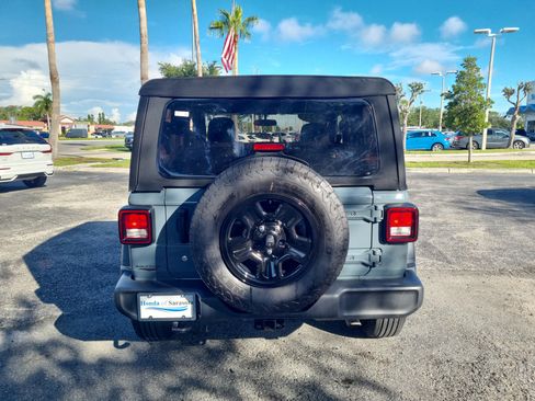 Used 2024 Jeep Wrangler Sport AWD/4WD image 6