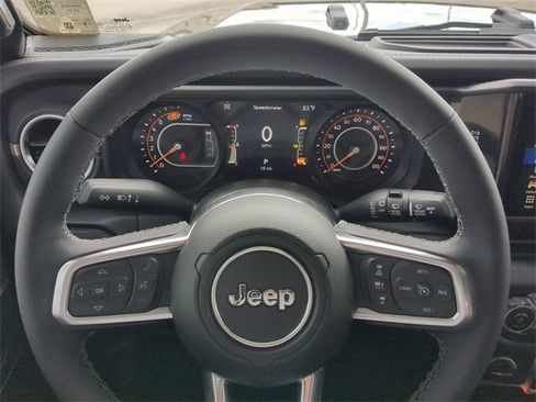 New 2025 Jeep Wrangler Sahara image 31