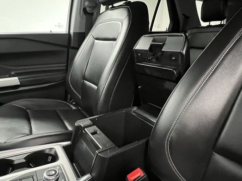 Used 2024 Ford Explorer XLT w/ Equipment Group 202A image 43
