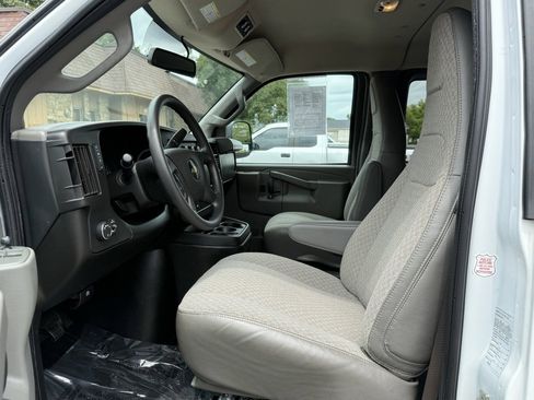 Used 2022 Chevrolet Express 3500 LS image 9