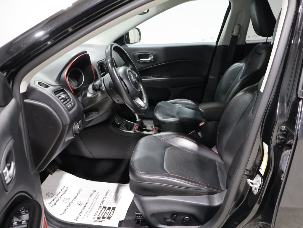 Used 2019 Jeep Compass Trailhawk w/ Leather Interior Group AWD/4WD image 10