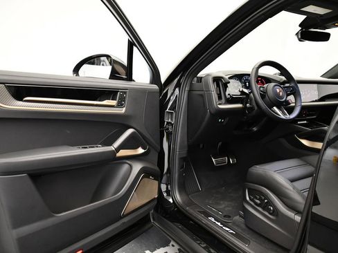 New 2026 Porsche Cayenne Turbo GT AWD/4WD image 39