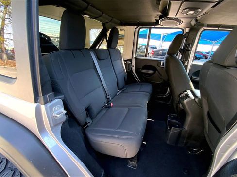 Used 2018 Jeep Wrangler Unlimited Sport S image 20