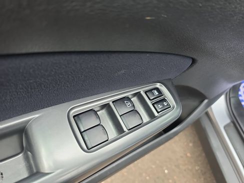 Used 2012 Subaru Forester 2.5X Limited AWD/4WD image 11
