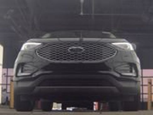 Used 2024 Ford Edge SEL w/ Convenience Package AWD/4WD image 3