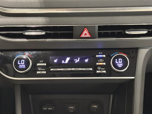 Used 2023 Hyundai Sonata SEL w/ Preferred Accessory Package FWD image 19