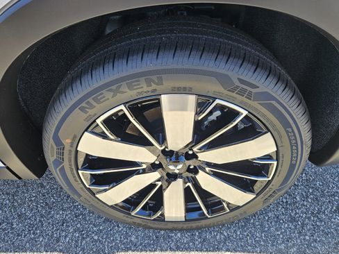 New 2025 Mitsubishi Outlander AWD image 10