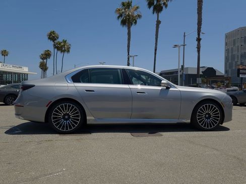 New 2026 BMW i7 eDrive50 w/ Executive Package RWD image 3