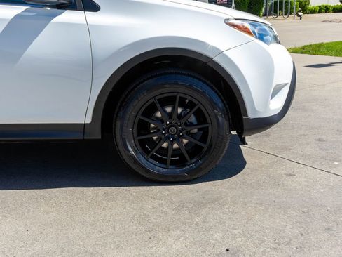 Used 2015 Toyota RAV4 LE AWD/4WD image 32