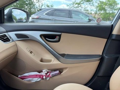 Used 2013 Hyundai Elantra GLS FWD image 10